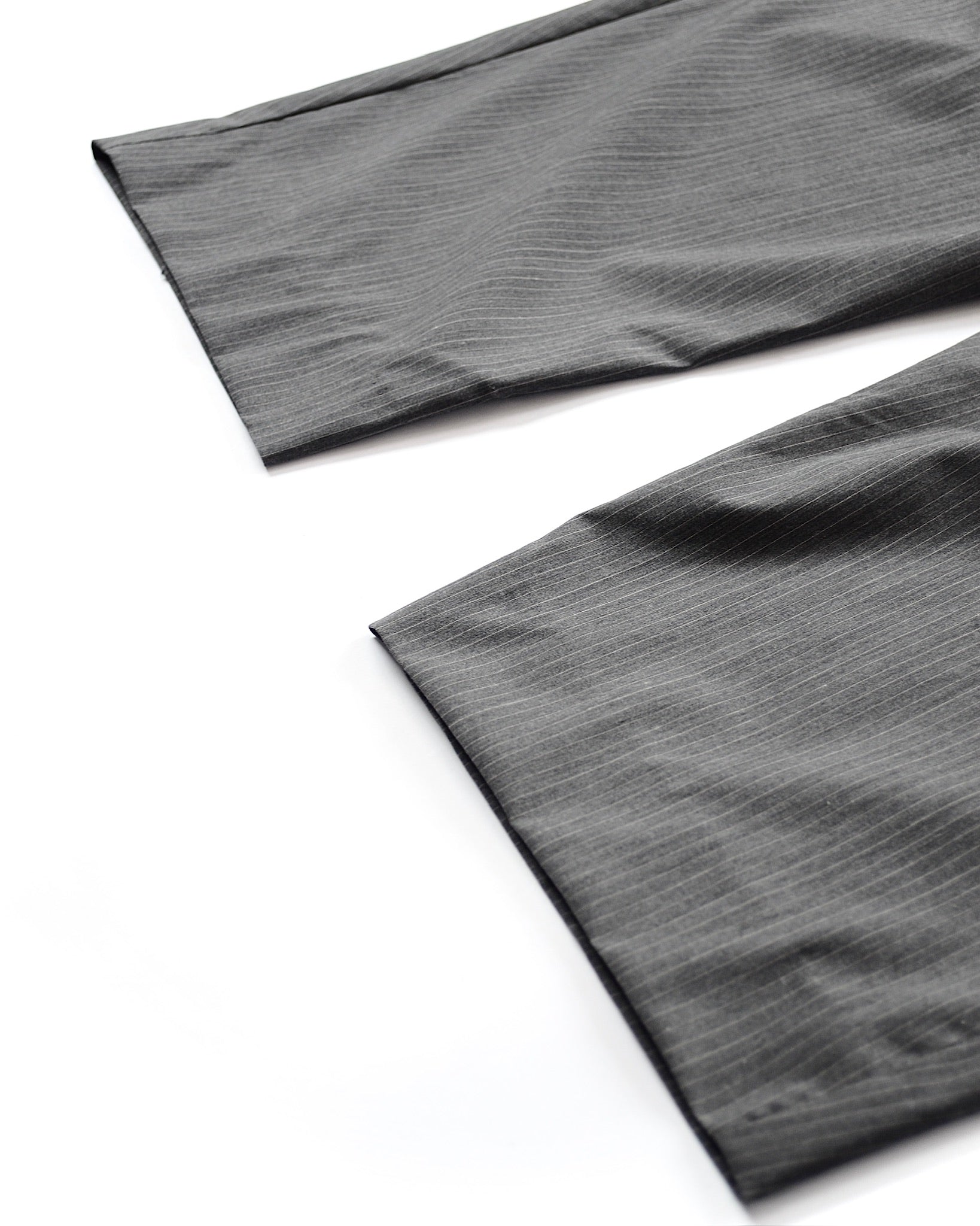 WOOL TWO-TUCK SLACKS