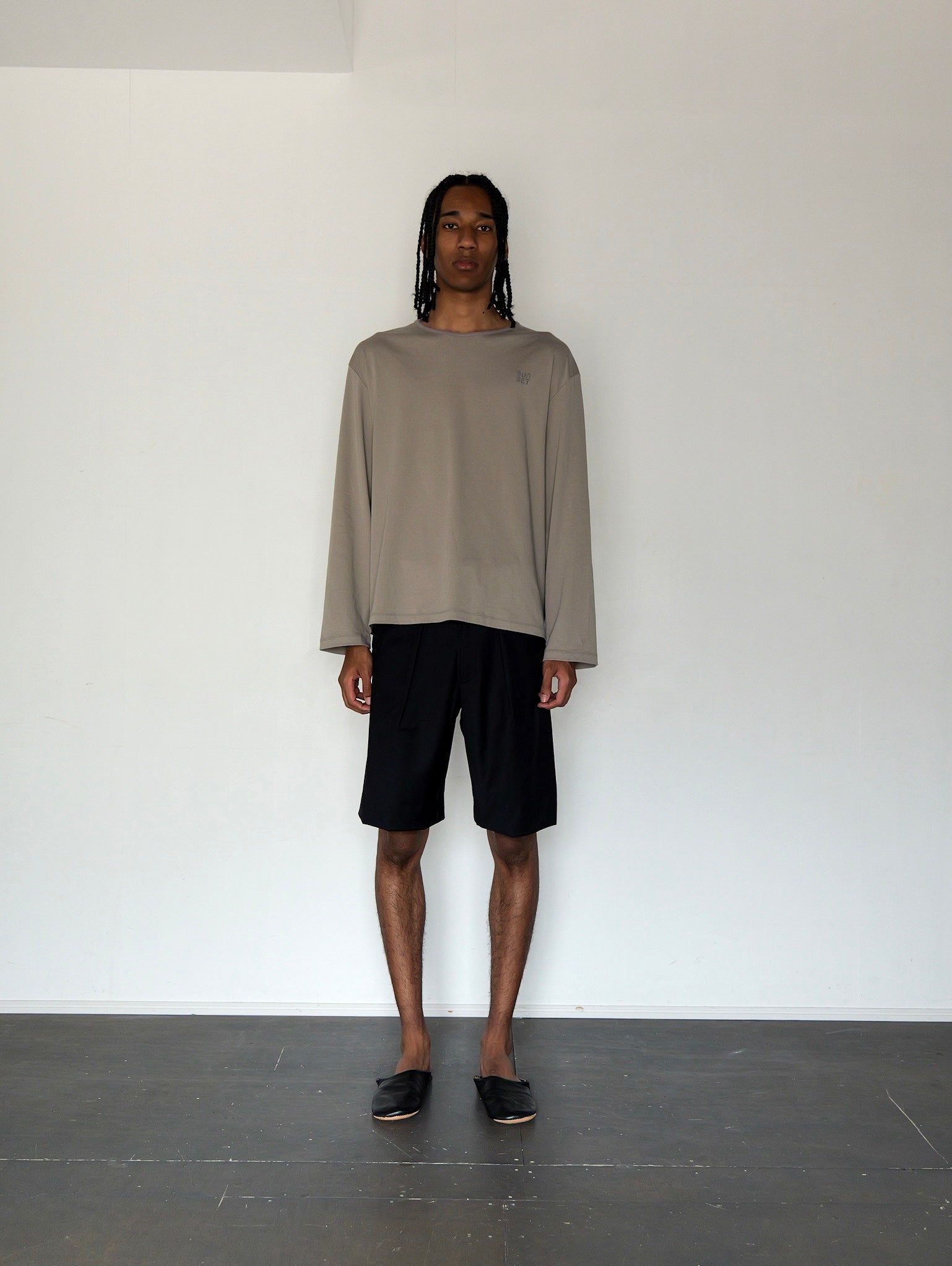 WOOL SILK GABARDINE SHORTS