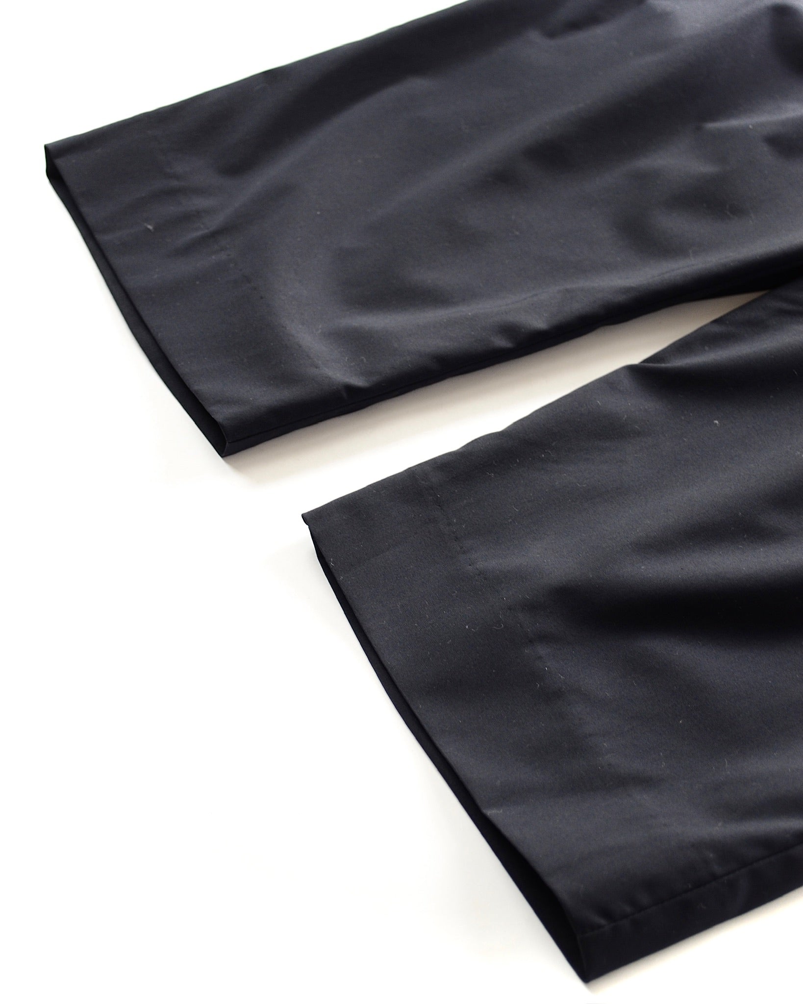 WOOL TWO-TUCK SLACKS