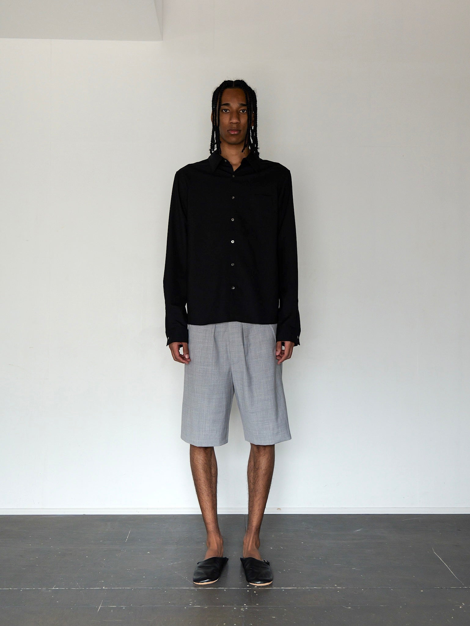 WOOL SILK GABARDINE SHORTS