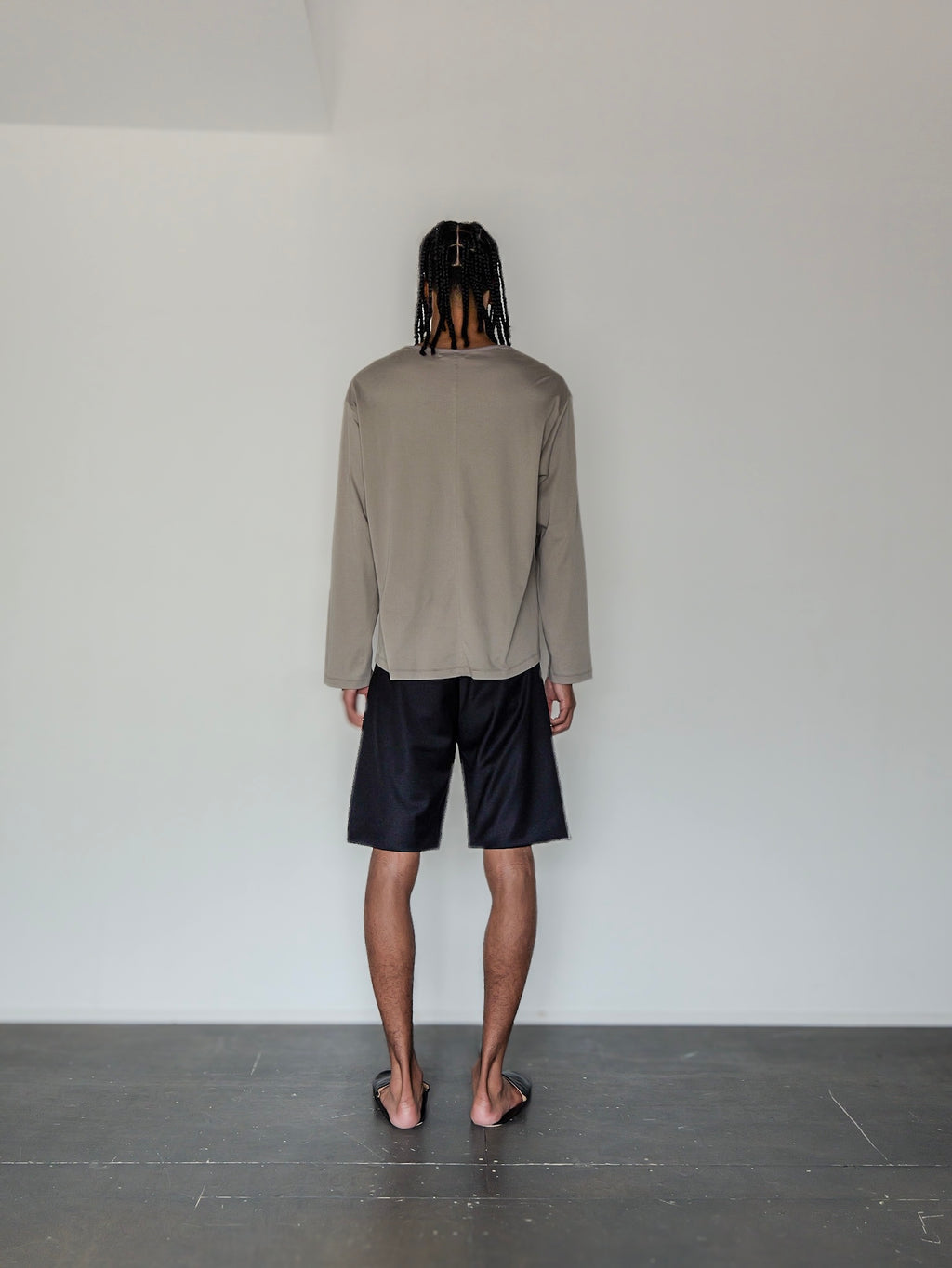 WOOL SILK GABARDINE SHORTS