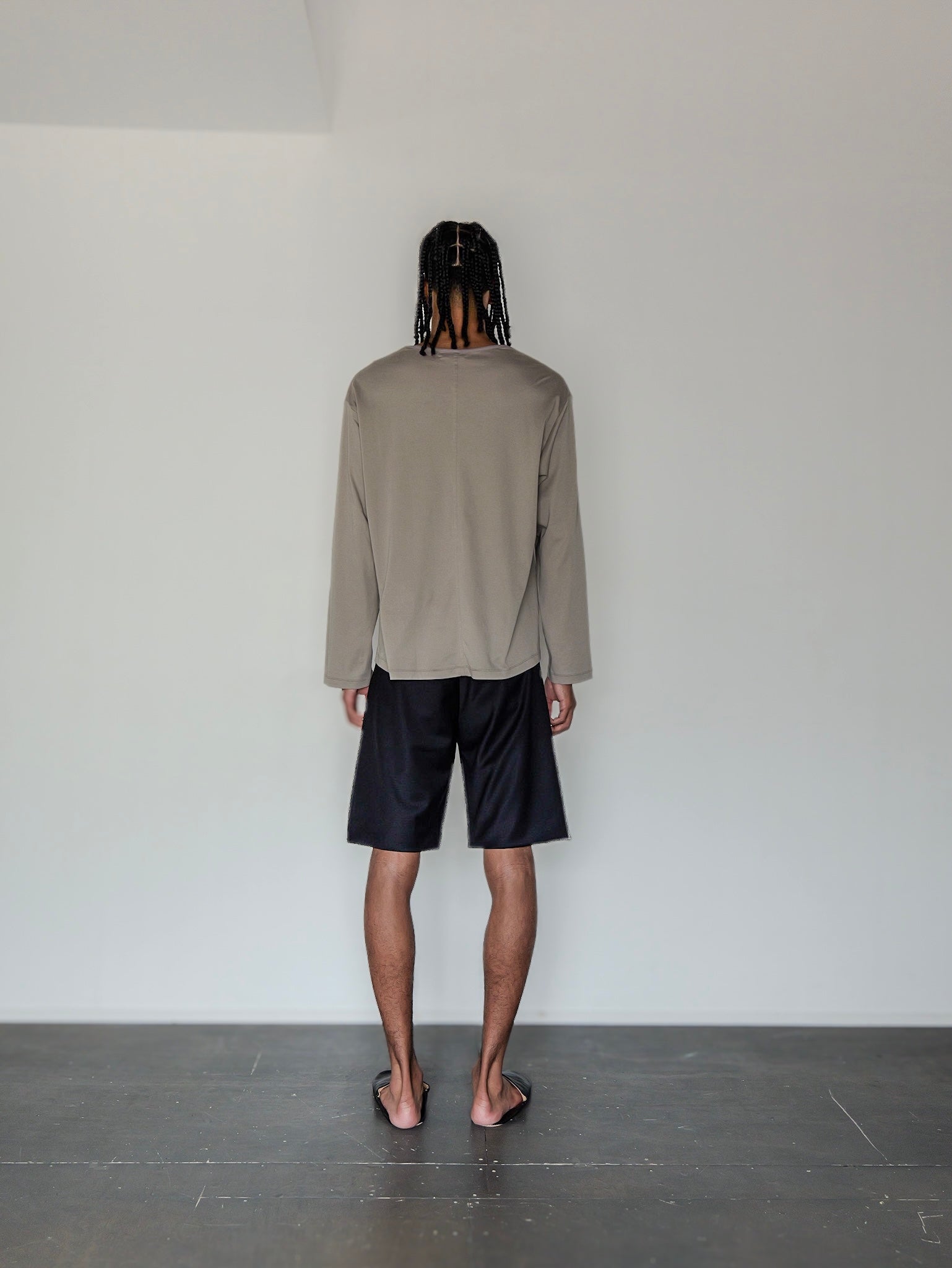 WOOL SILK GABARDINE SHORTS