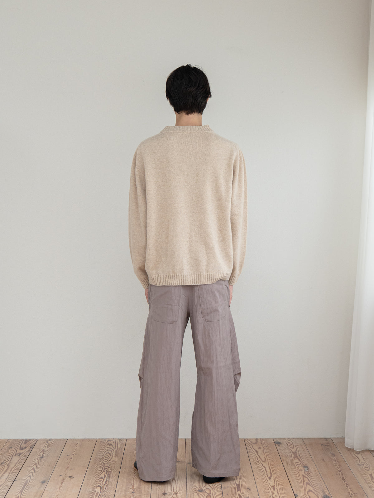 SOFT WOOL V-NECK KNIT
