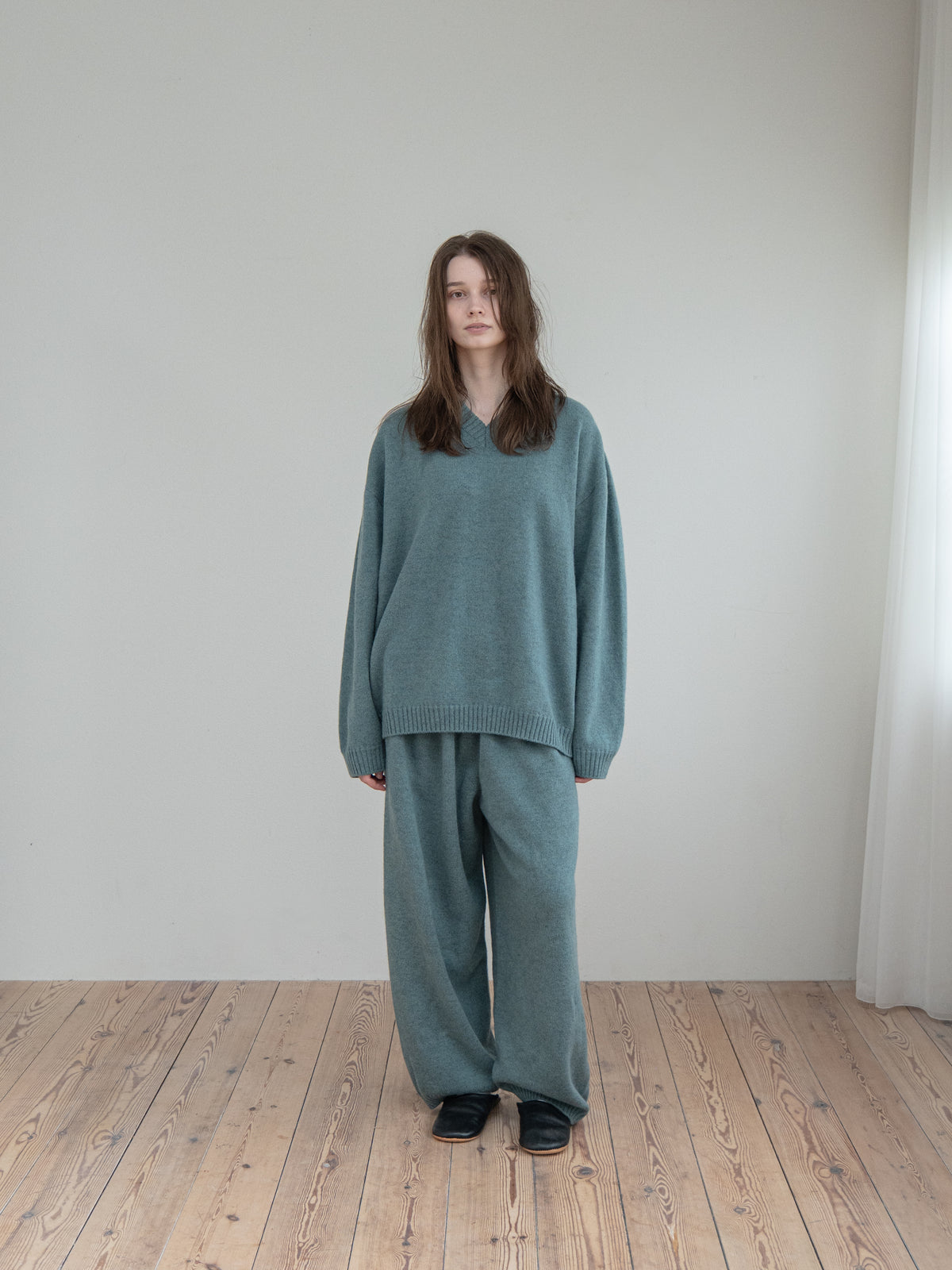 SOFT WOOL KNIT TROUSERS