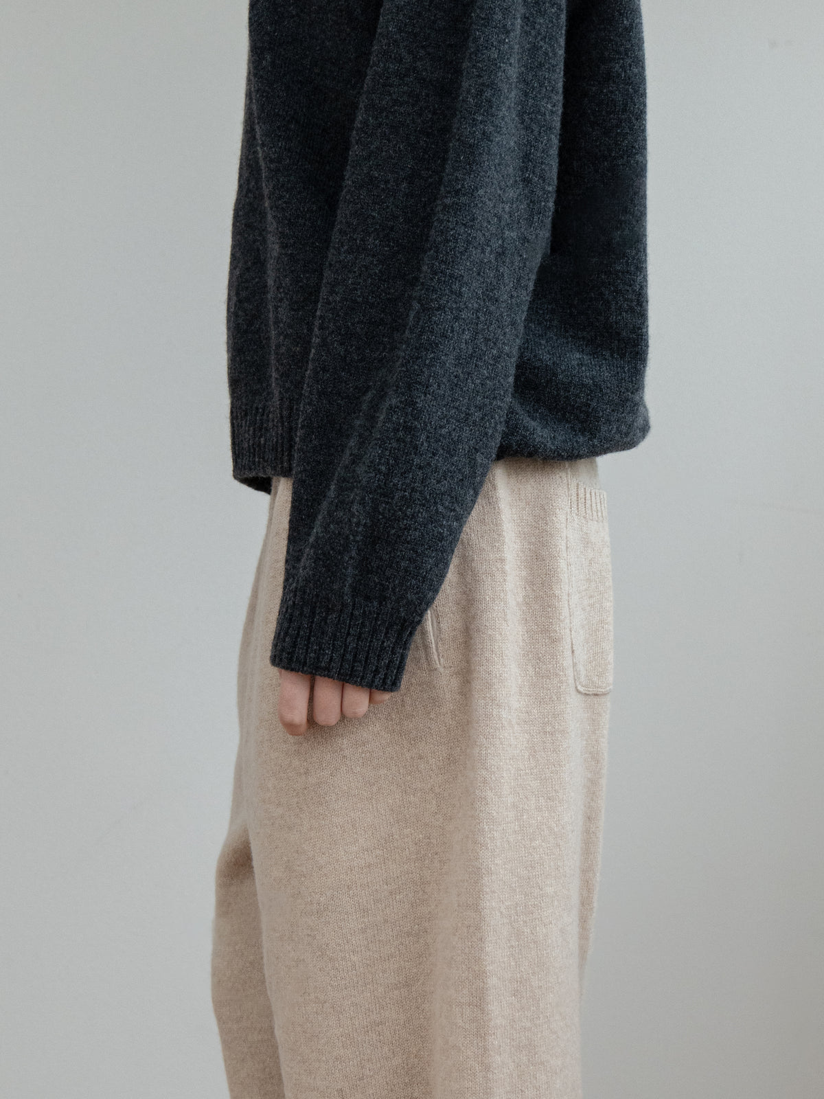SOFT WOOL KNIT TROUSERS