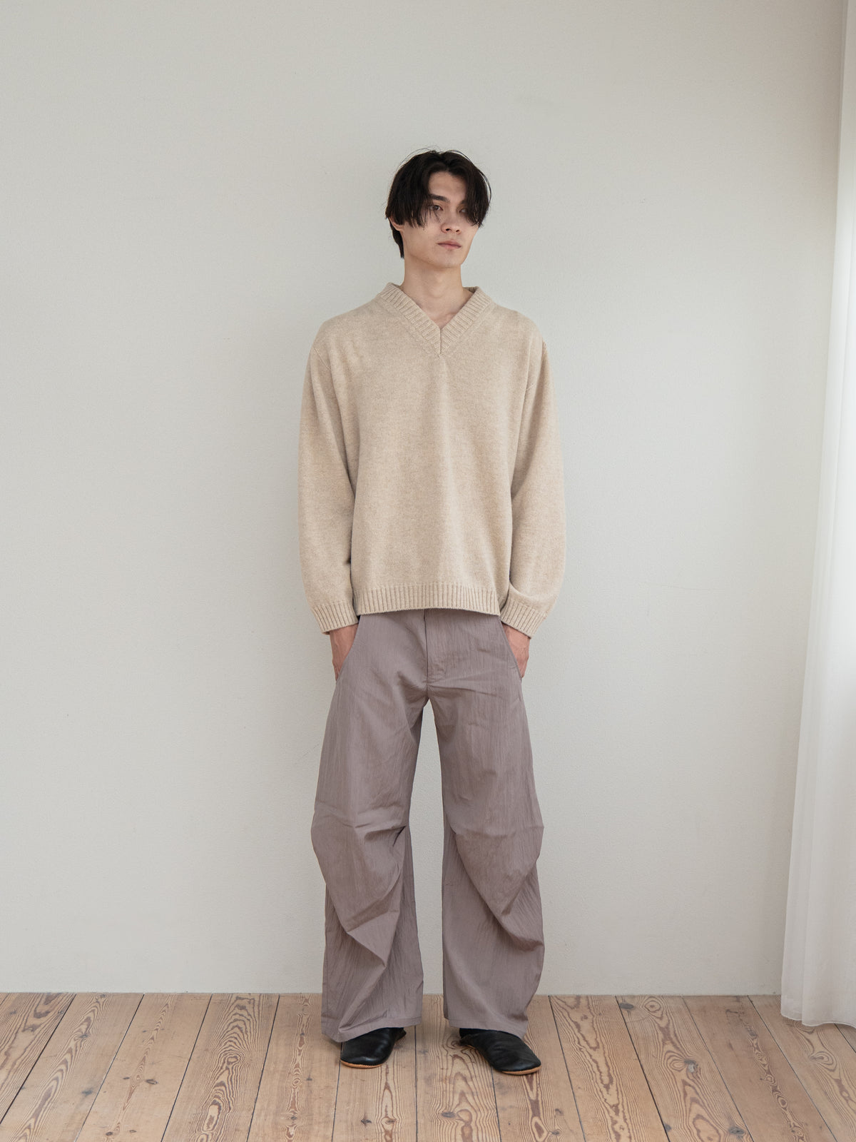 SOFT WOOL V-NECK KNIT