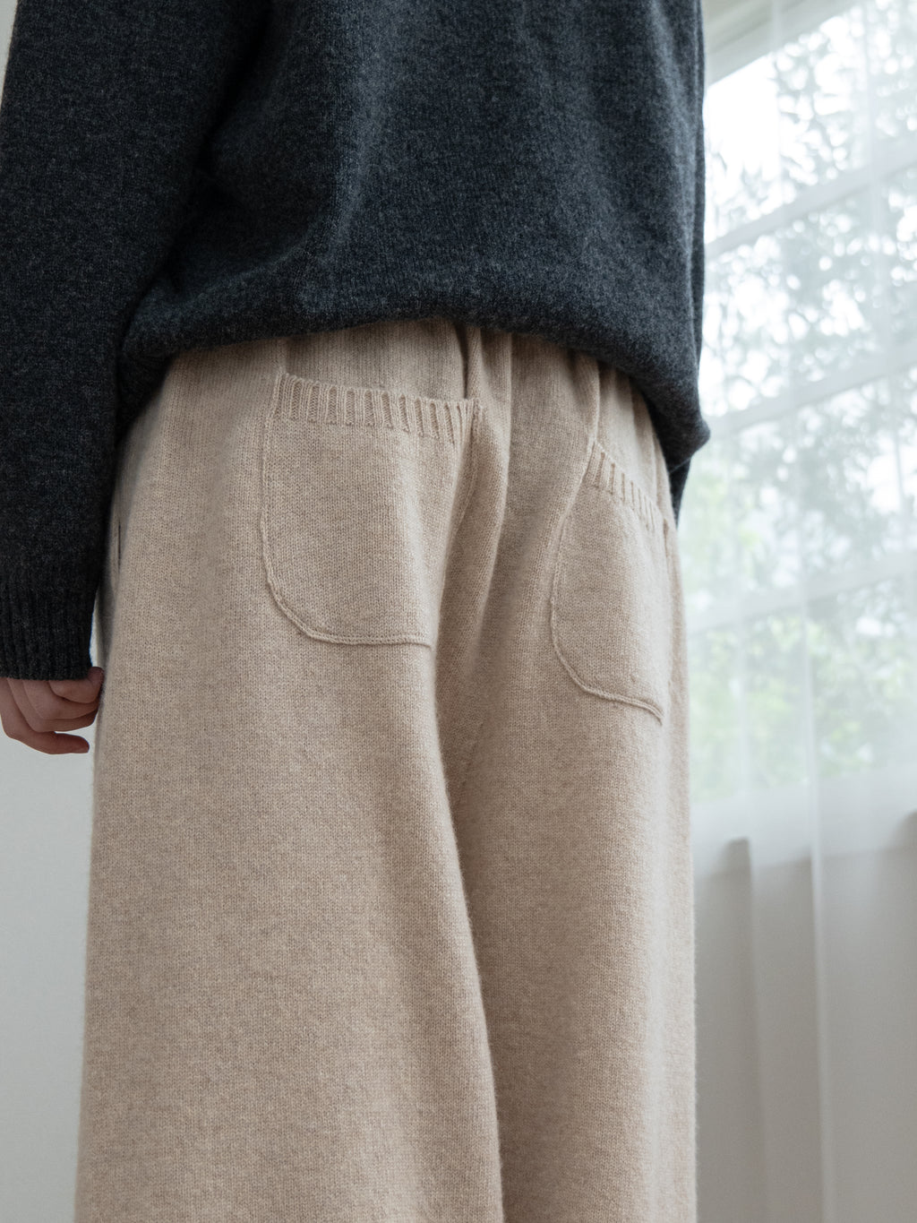 SOFT WOOL KNIT TROUSERS